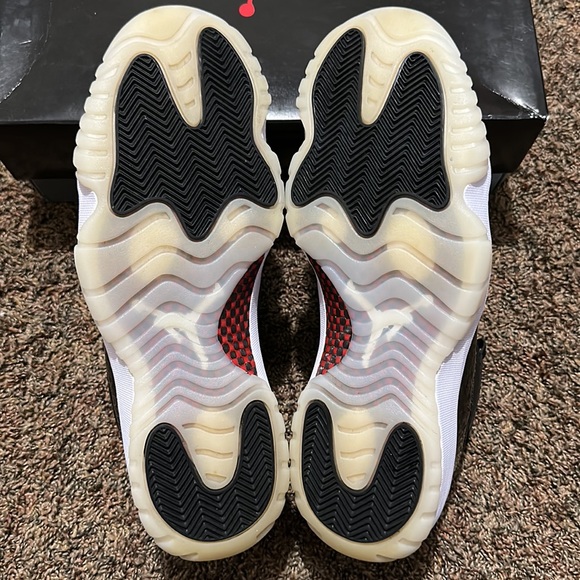 Jordan 11 Low Retro “72-10” - Picture 7 of 9